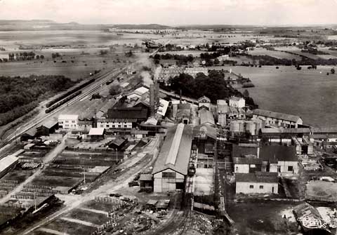 vue aerienne de la verrerie de gironcourt vers 1950